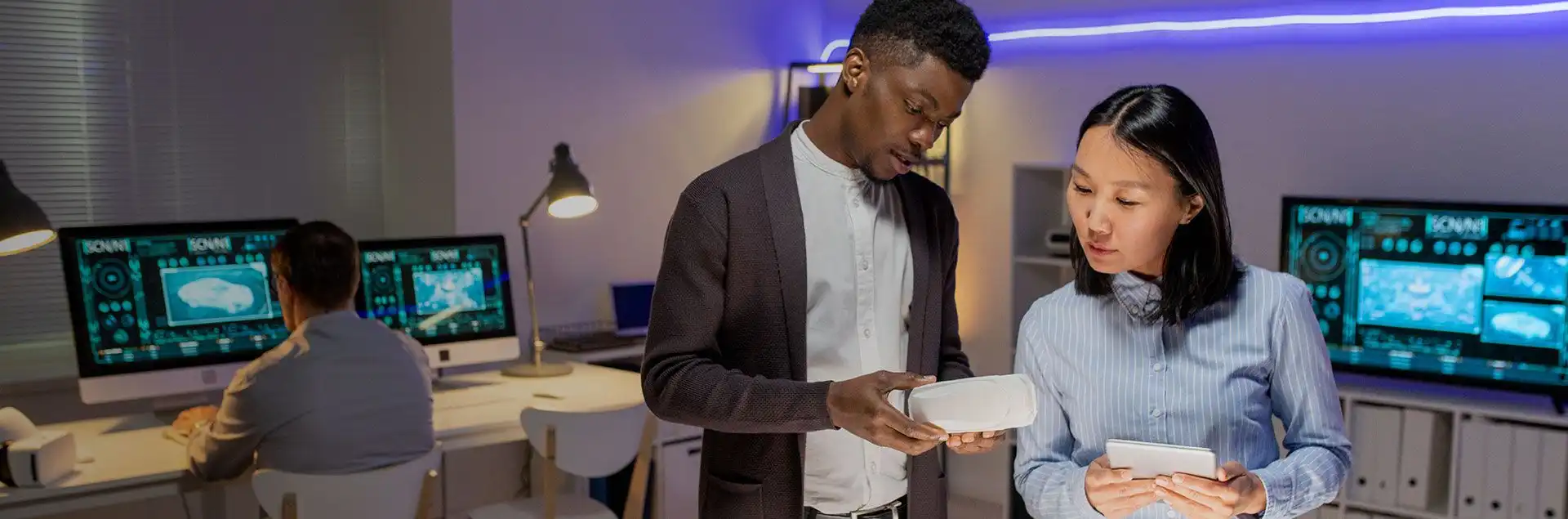 Desktop version of a technical resources page featuring categorized sections with icons representing various technical topics.