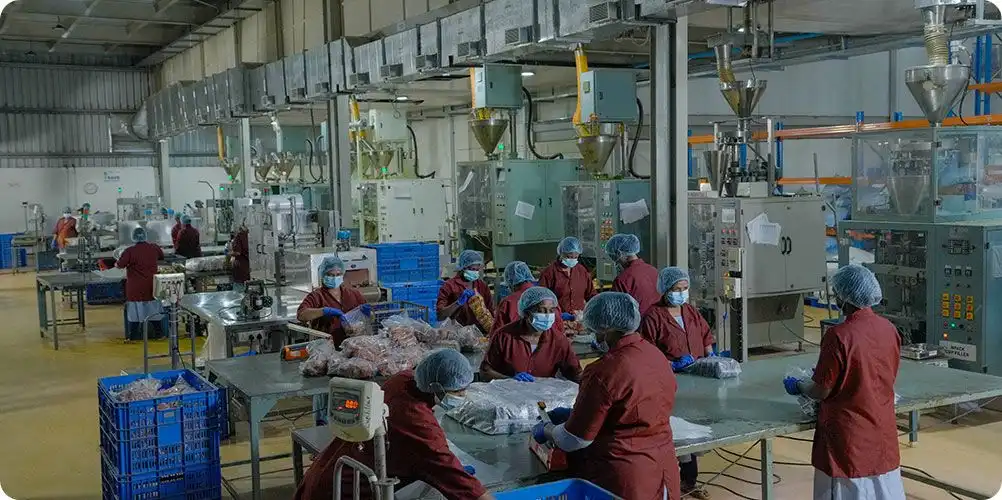 Supply chain transparency banner showing interconnected global supply network with digital overlays, symbolizing visibility and traceability.